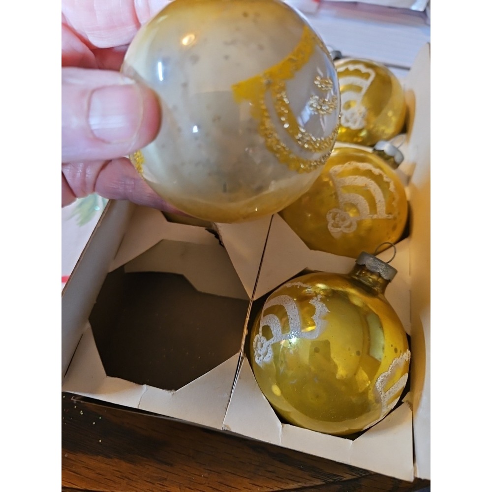 Vintage COBY Glass Christmas Balls / Original Box (497) - Picture 6 of 9
